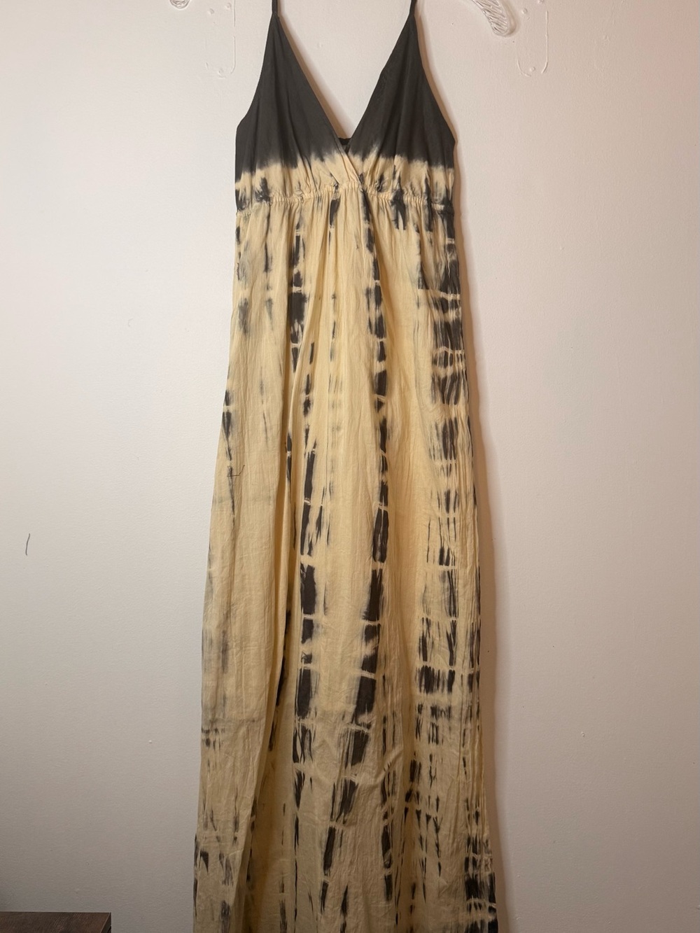 Bohemian V-Neck Tie-Dye Maxi Dress in Beige and Dark Brown